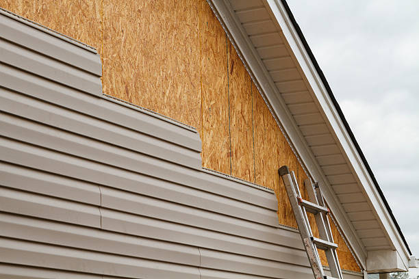 Professional Siding technician working in Swannanoa, NC